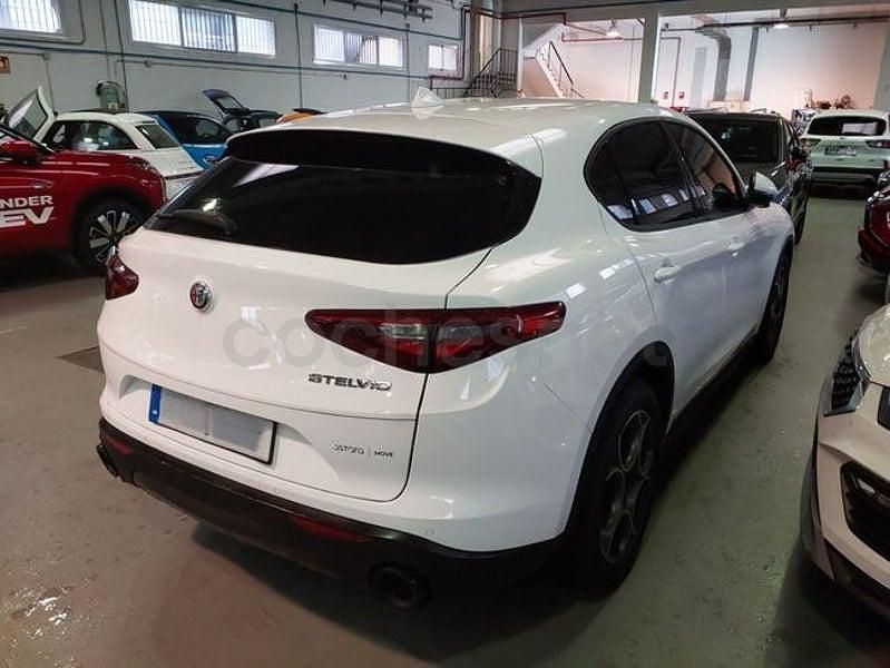 Usado Alfa Romeo Stelvio Sprint 160 CV (117 kW) 2022 Blanco SUV