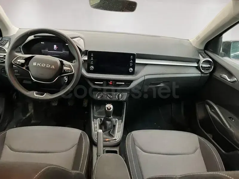 Usado Skoda Fabia Selection 95 CV (69 kW) 2025 Negro Utilitario