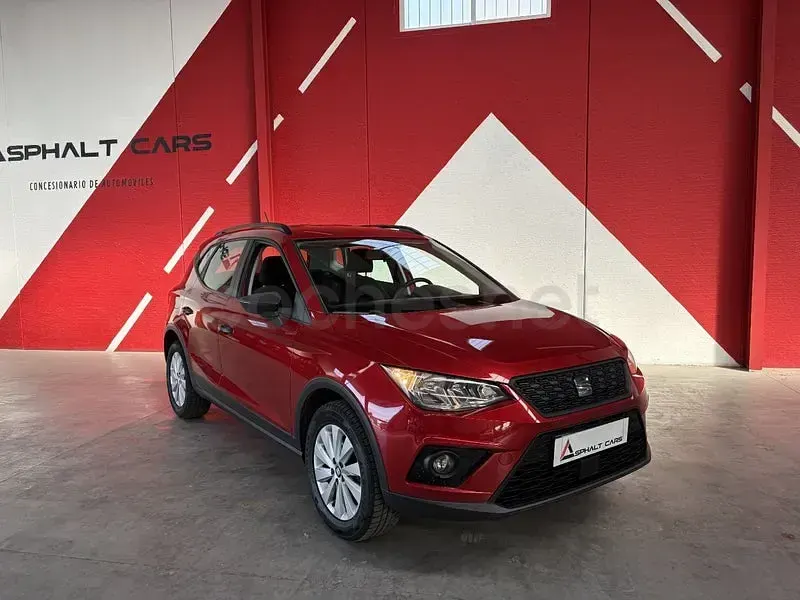 Usado Seat Arona Ecomotive 95 CV (69 kW) 2019 Granate SUV