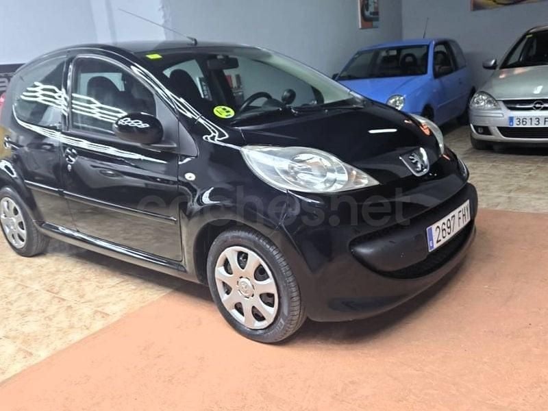 Usado Peugeot 107 54 CV (39 kW) 2008 Negro Utilitario
