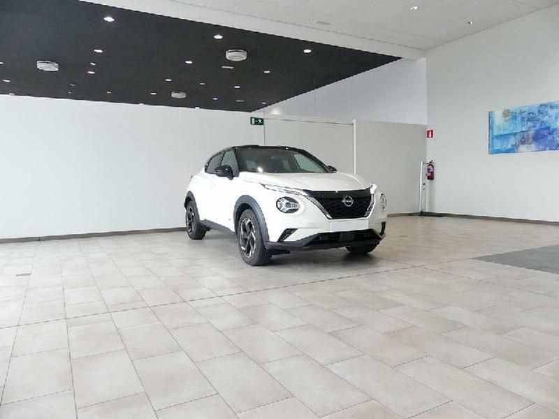 Usado Nissan Juke N-Connecta 143 CV (105 kW) 2022 Lunar white + midnight black metalizado SUV