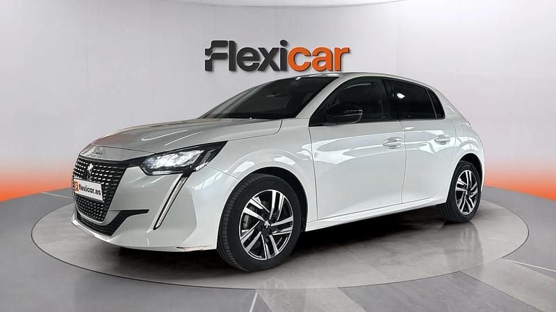 Usado Peugeot 208 Allure 101 CV (74 kW) 2022 Blanco Utilitario