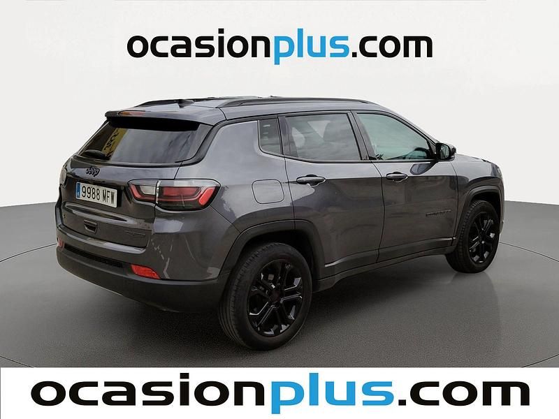 Usado Jeep Compass Night Eagle 130 CV (95 kW) 2023 Gris SUV