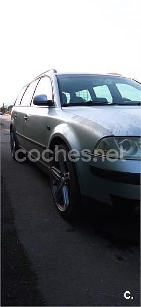 Usado VW Passat Trendline 130 CV (95 kW) 2001 Gris / plata Familiar
