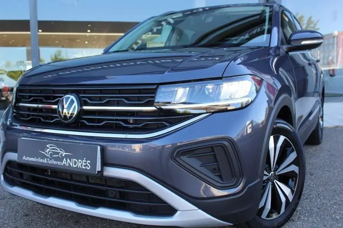 Usado VW T-Cross Life 116 CV (85 kW) 2024 Gris SUV