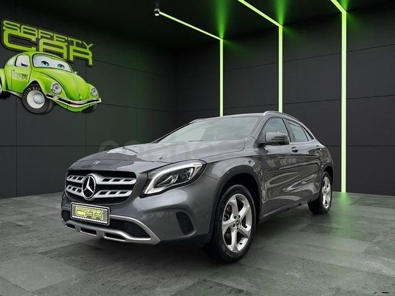 Usado Mercedes GLA180 122 CV (89 kW) 2017 Gris / plata SUV
