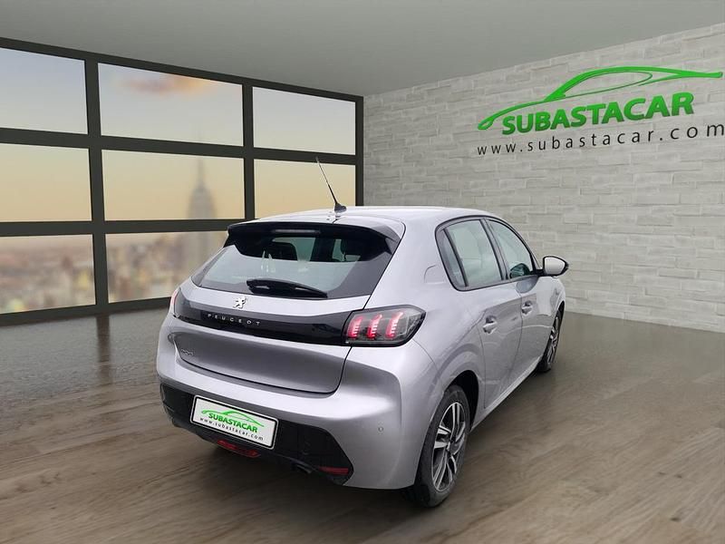 Usado Peugeot 208 Allure 100 CV (73 kW) 2021 Gris metalizado Utilitario