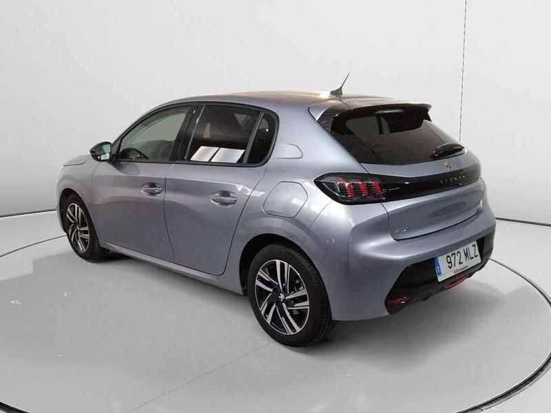 Usado Peugeot 208 Allure 102 CV (75 kW) 2023 Gris Utilitario