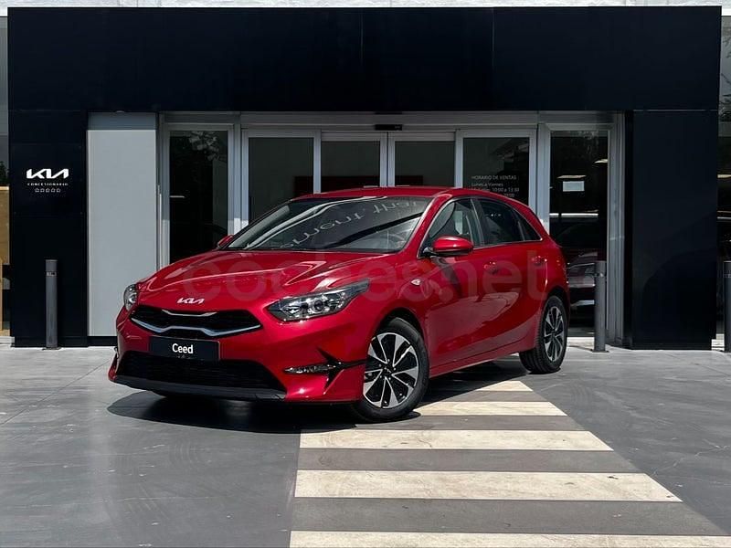 Usado Kia Ceed 100 CV (73 kW) 2025 Rojo Utilitario