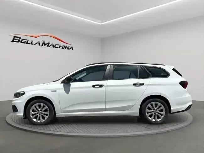 Usado Fiat Tipo Lounge 120 CV (88 kW) 2018 Blanco Familiar