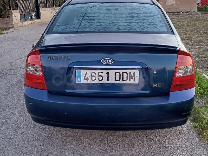 Usado Kia Cerato EX 112 CV (82 kW) 2004 Azul Berlina
