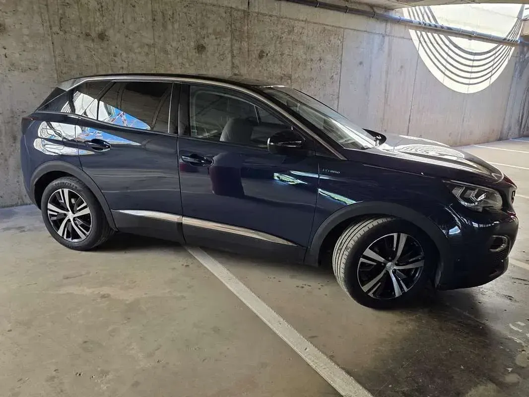 Usado Peugeot 3008 Allure 226 CV (166 kW) 2020 Azul SUV