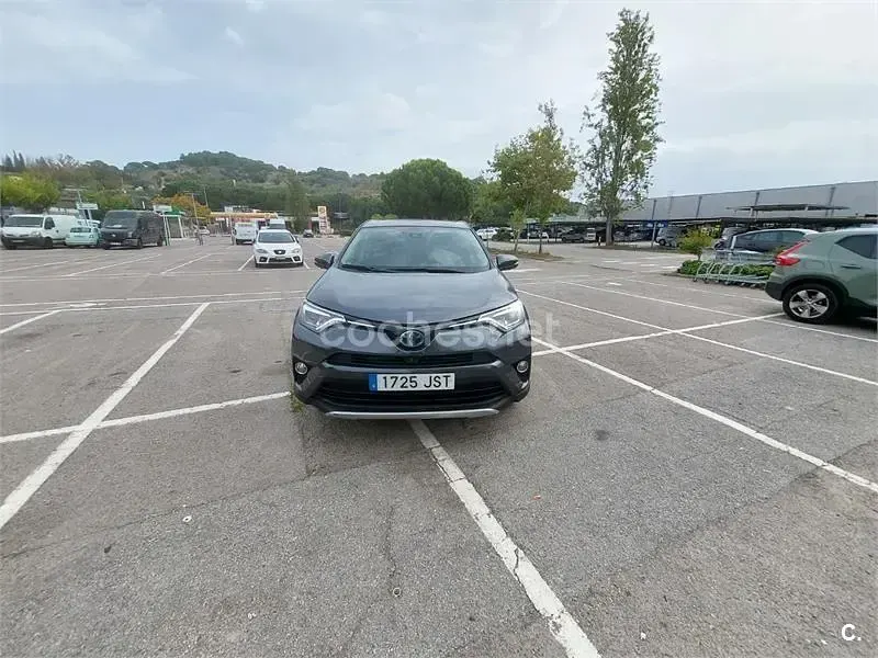 Usado Toyota RAV4 Hybrid Executive 197 CV (144 kW) 2016 Gris / plata SUV
