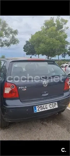 Usado VW Polo Trendline 75 CV (55 kW) 2003 Azul Berlina