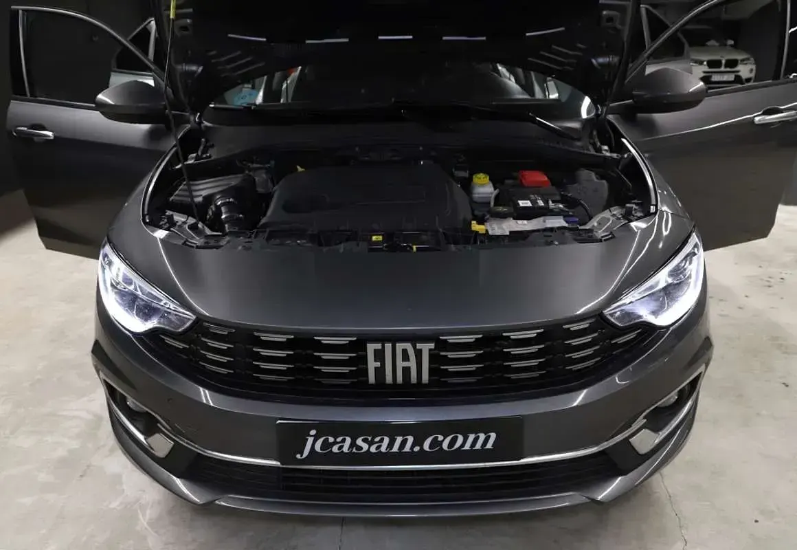 Usado Fiat Tipo Life 95 CV (69 kW) 2022 Gris Familiar