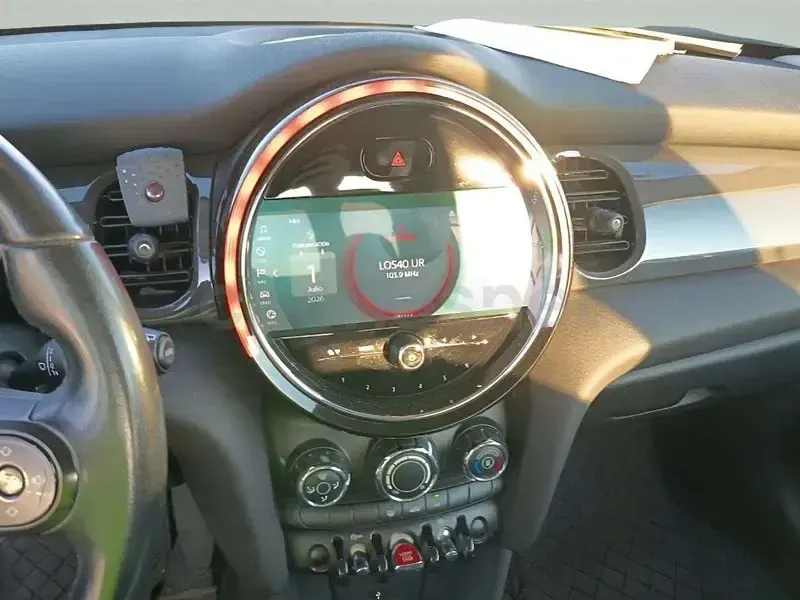 Usado Mini ONE 102 CV (75 kW) 2021 Gris / plata Utilitario