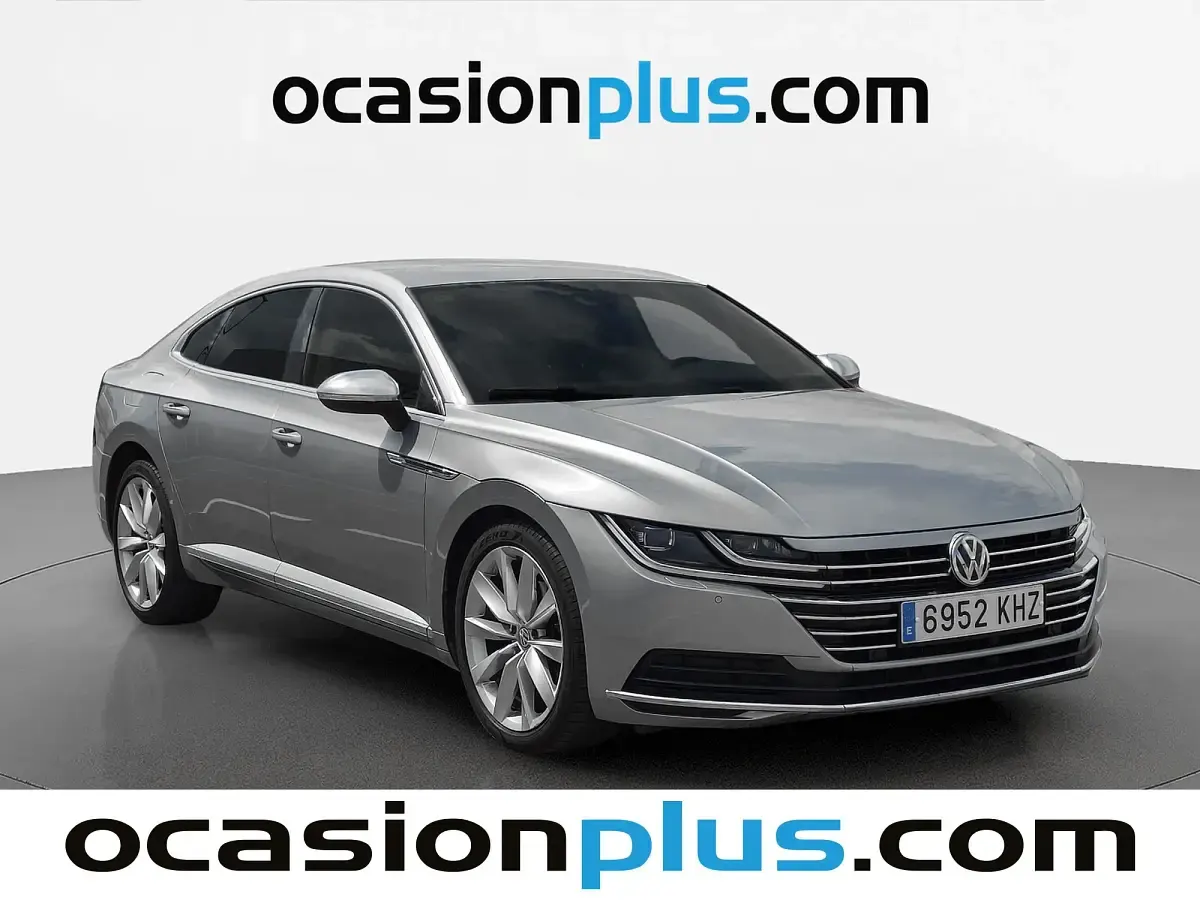 Usado VW Arteon Elegance 190 CV (139 kW) 2018 Gris plata Utilitario