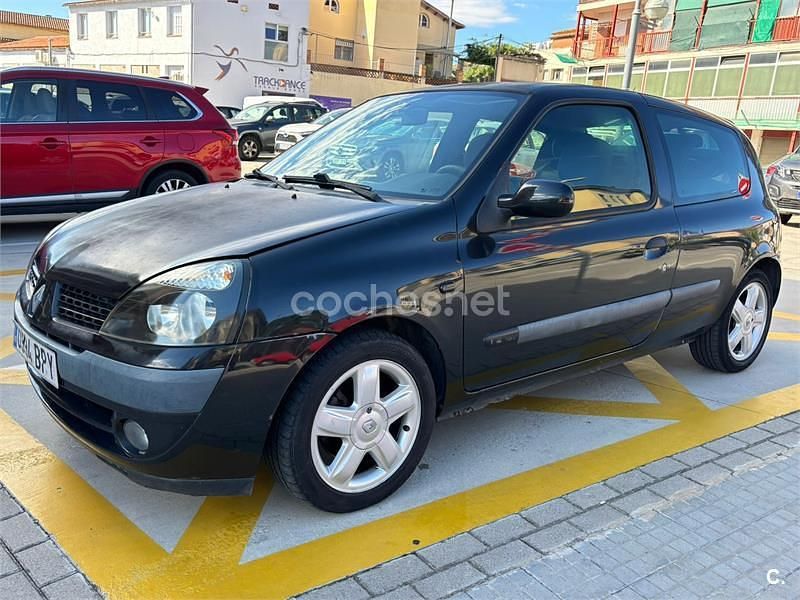 Negro Usado 2001 Renault Clio II Dynamique Berlina | 1500 € (Precio justo) - Imagen 1/4