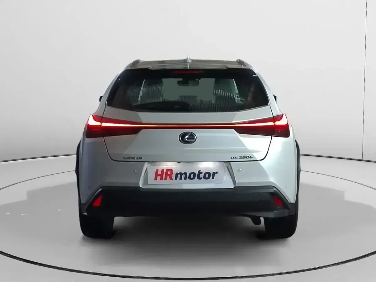 Usado Lexus UX 250h Business Edition 184 CV (135 kW) 2022 Blanco SUV