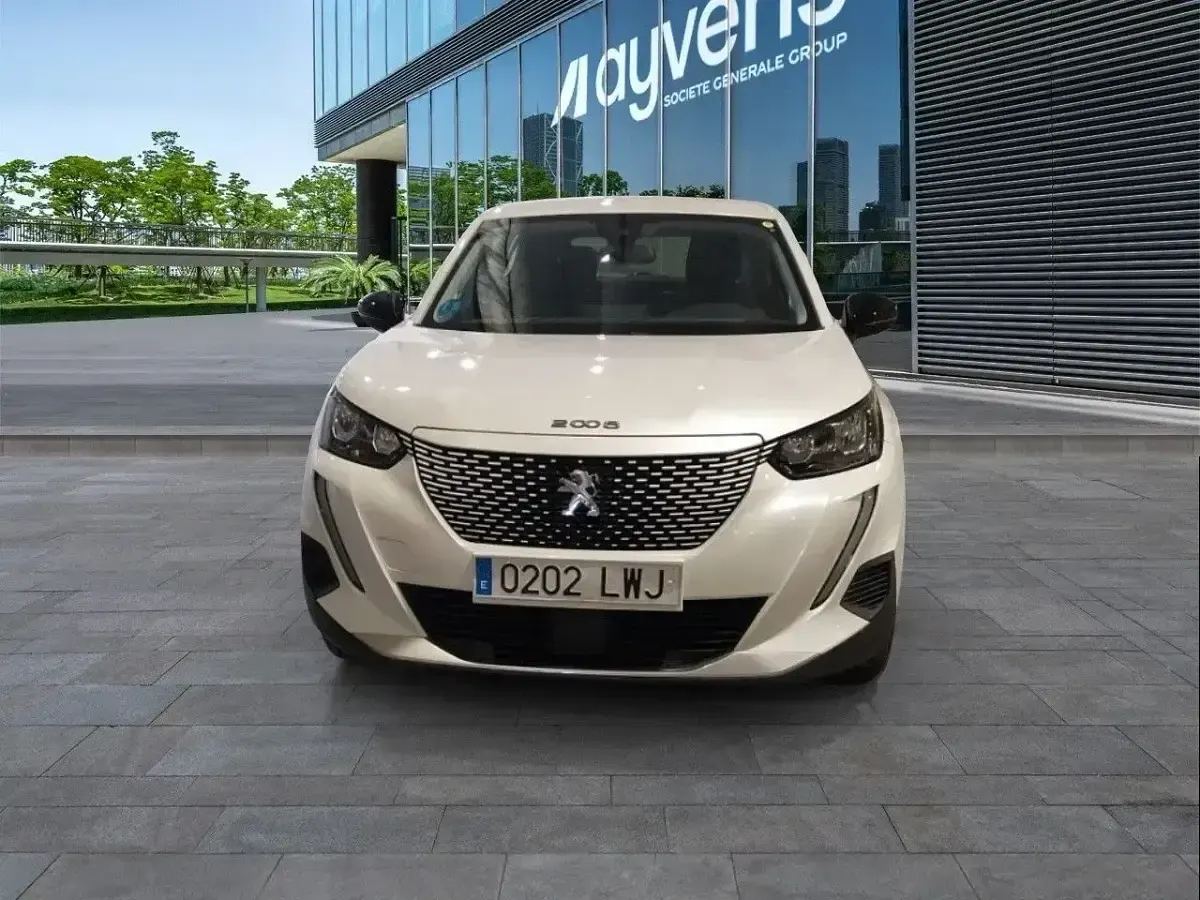 Usado Peugeot e-208 Active 100 kW (136 CV) 2022 Blanco Utilitario