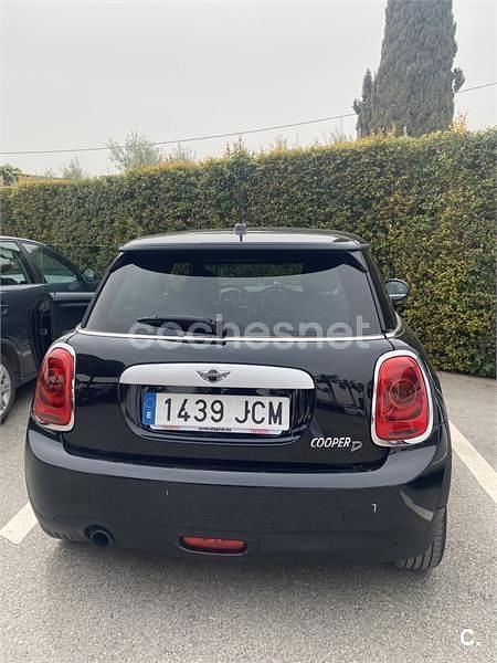 Usado Mini Cooper D 112 CV (82 kW) 2015 Negro Utilitario