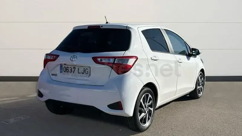 Usado Toyota Yaris 111 CV (81 kW) 2020 Blanco Berlina