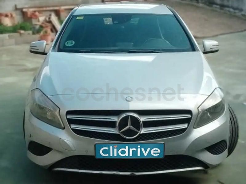 Usado Mercedes A180 Urban 109 CV (80 kW) 2013 Blanco Berlina