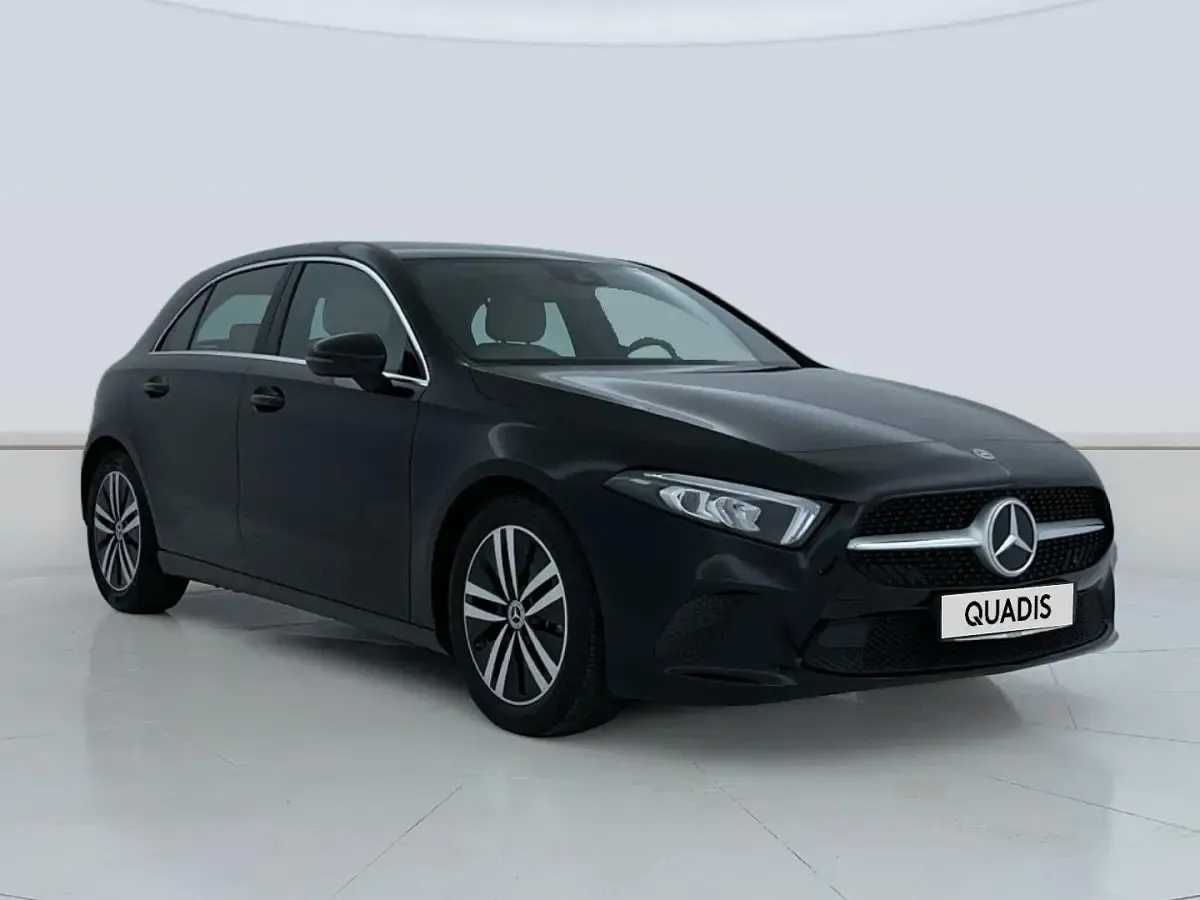 Usado Mercedes A180 136 CV (100 kW) 2022 Negro Utilitario