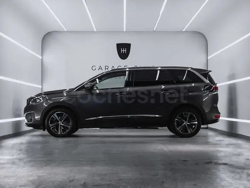 Usado Peugeot 5008 Allure 131 CV (96 kW) 2018 Gris / plata SUV