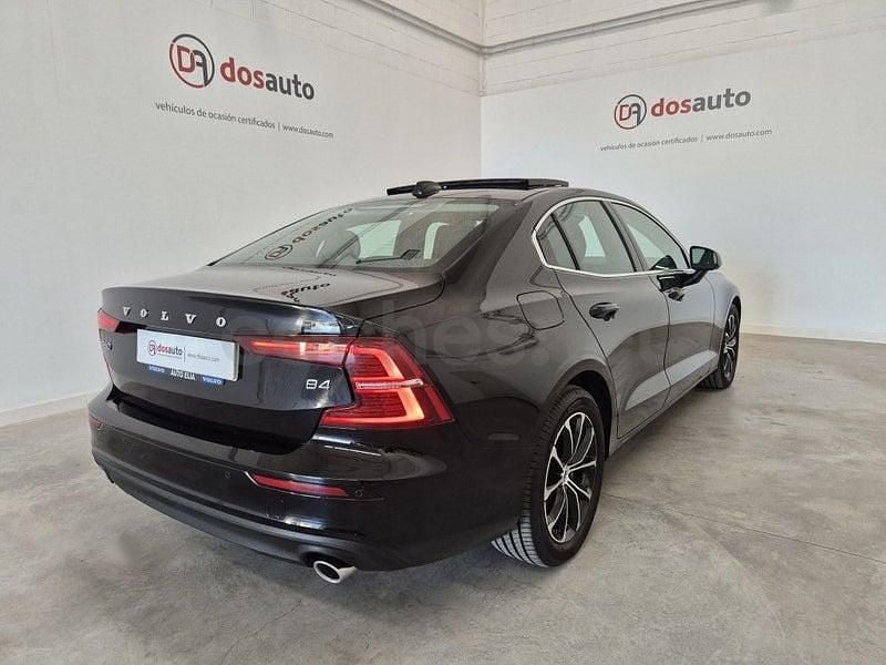 Usado Volvo S60 Momentum 197 CV (144 kW) 2021 Negro Berlina
