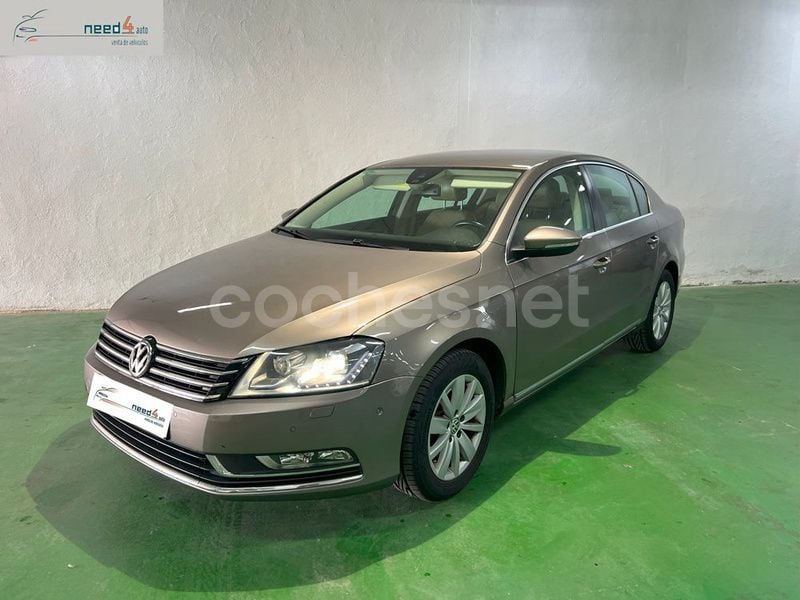 Beige Usado 2011 VW Passat Highline Berlina | 6800 € (Buen precio) - Imagen 1/4