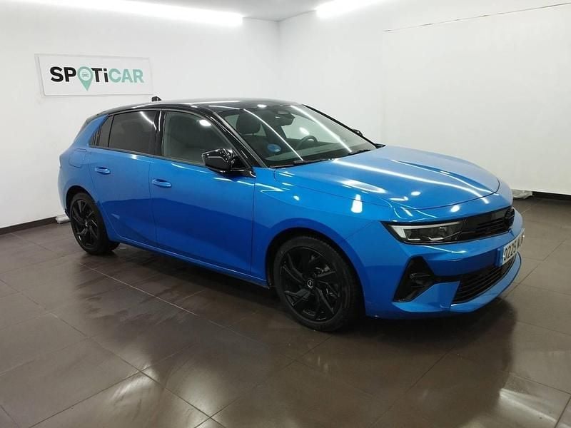 Usado Opel Astra 180 CV (132 kW) 2023 Azul Berlina