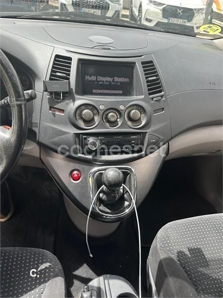 Usado Mitsubishi Grandis Instyle 136 CV (100 kW) 2005 Beige Monovolumen