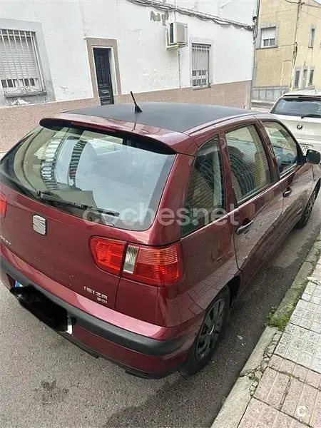 Usado Seat Ibiza 68 CV (50 kW) 2000 Rojo Utilitario