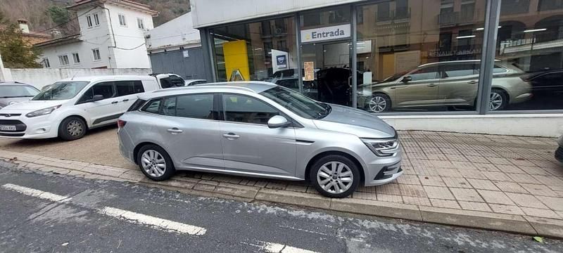 Gris Usado 2020 Renault Mégane GrandTour Intens Familiar | 11.900 € (Precio justo) - Imagen 1/4