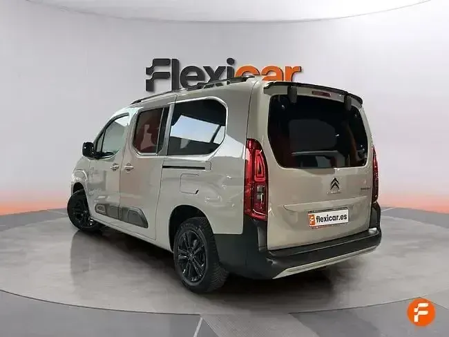 Usado Citroën Berlingo Shine 102 CV (75 kW) 2021 Gris Monovolumen