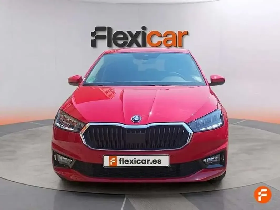 Usado Skoda Fabia Selection 95 CV (69 kW) 2024 Rojo Utilitario