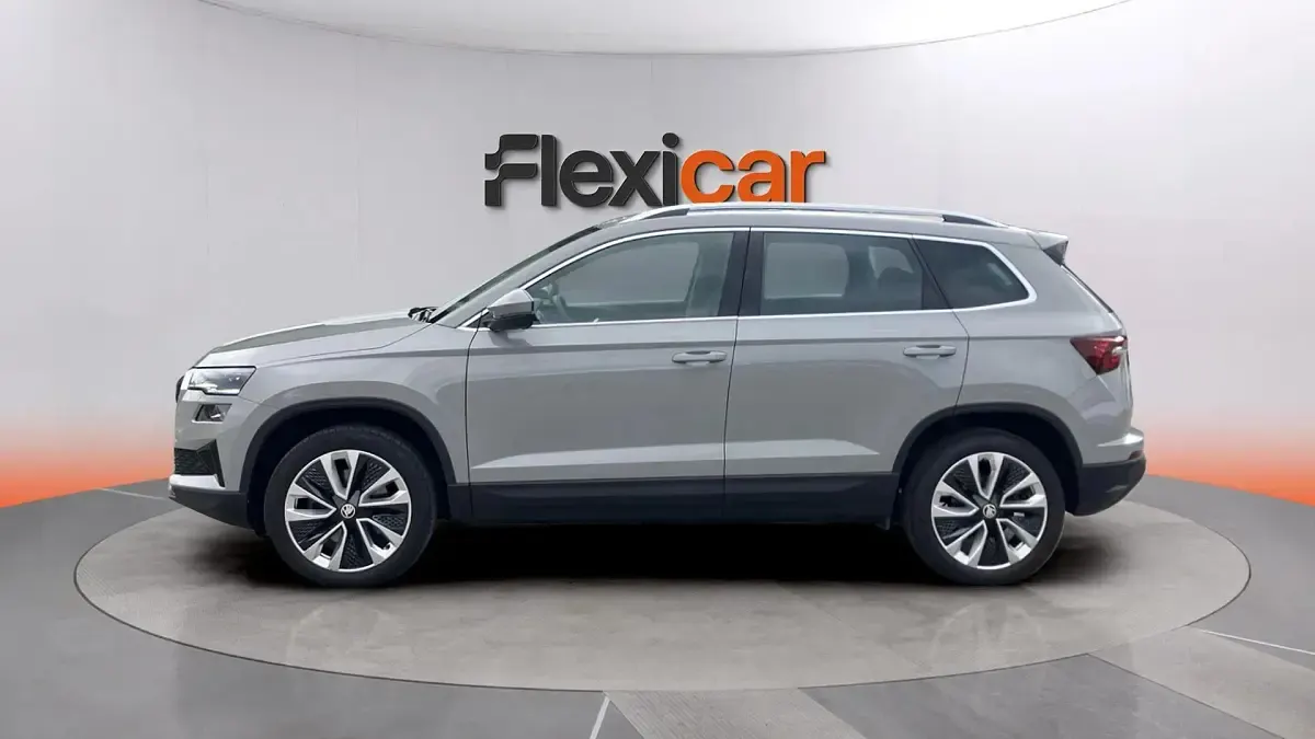 Usado Skoda Karoq Selection 150 CV (110 kW) 2024 Gris SUV