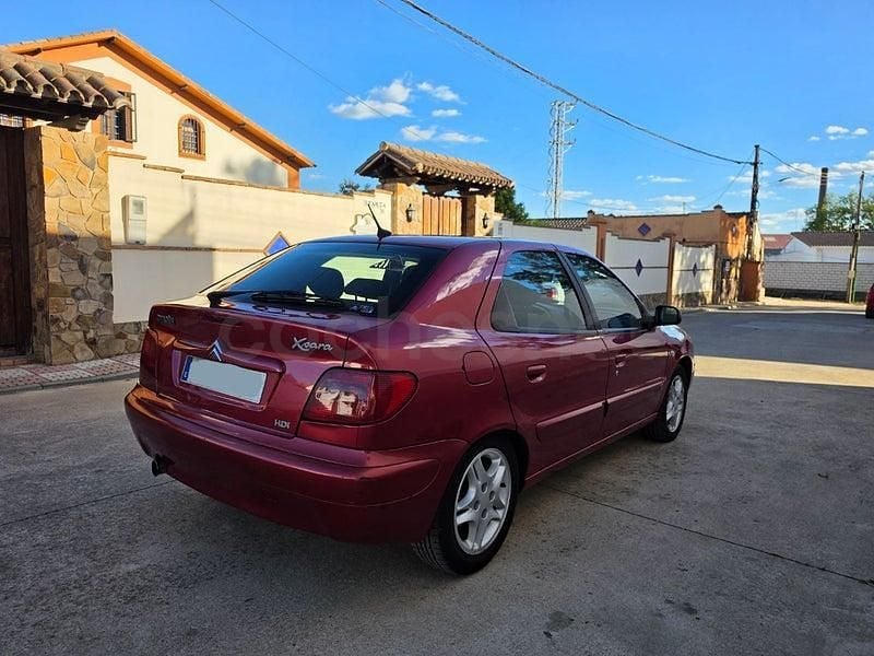 Käytetty Citroën Xsara Exclusive 110 HP (80 kW) 2003 Punainen Sedan
