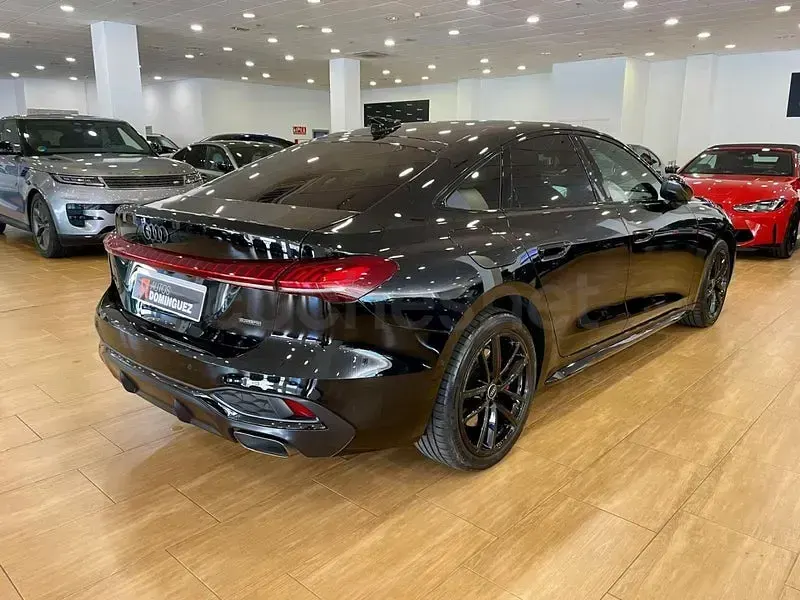 Usado Audi A5 S-Line 299 CV (219 kW) 2026 Gris / plata Berlina