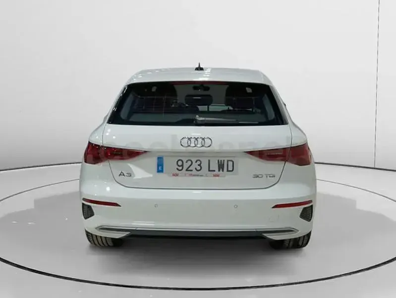 Usado Audi A3 Advanced Plus 116 CV (85 kW) 2022 Blanco Berlina