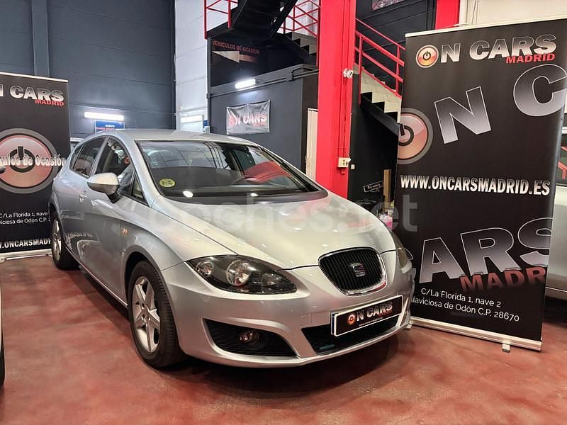 Gris / plata Usado 2010 Seat Leon Reference Berlina | 5499 € (Un poco caro) - Imagen 1/4