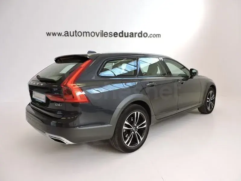 Usado Volvo V90 CC Pro 190 CV (139 kW) 2019 Gris / plata Familiar