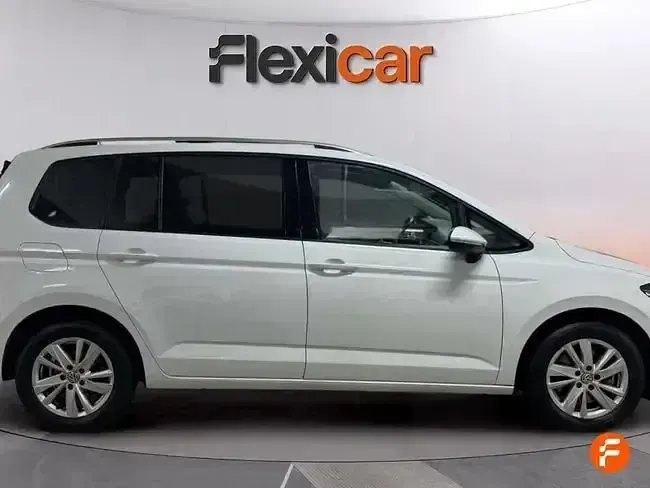 Usado VW Touran Advance 115 CV (84 kW) 2020 Blanco Monovolumen