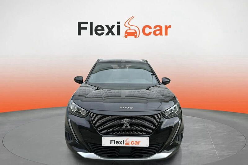 Usado Peugeot 2008 Allure 131 CV (96 kW) 2023 Gris SUV