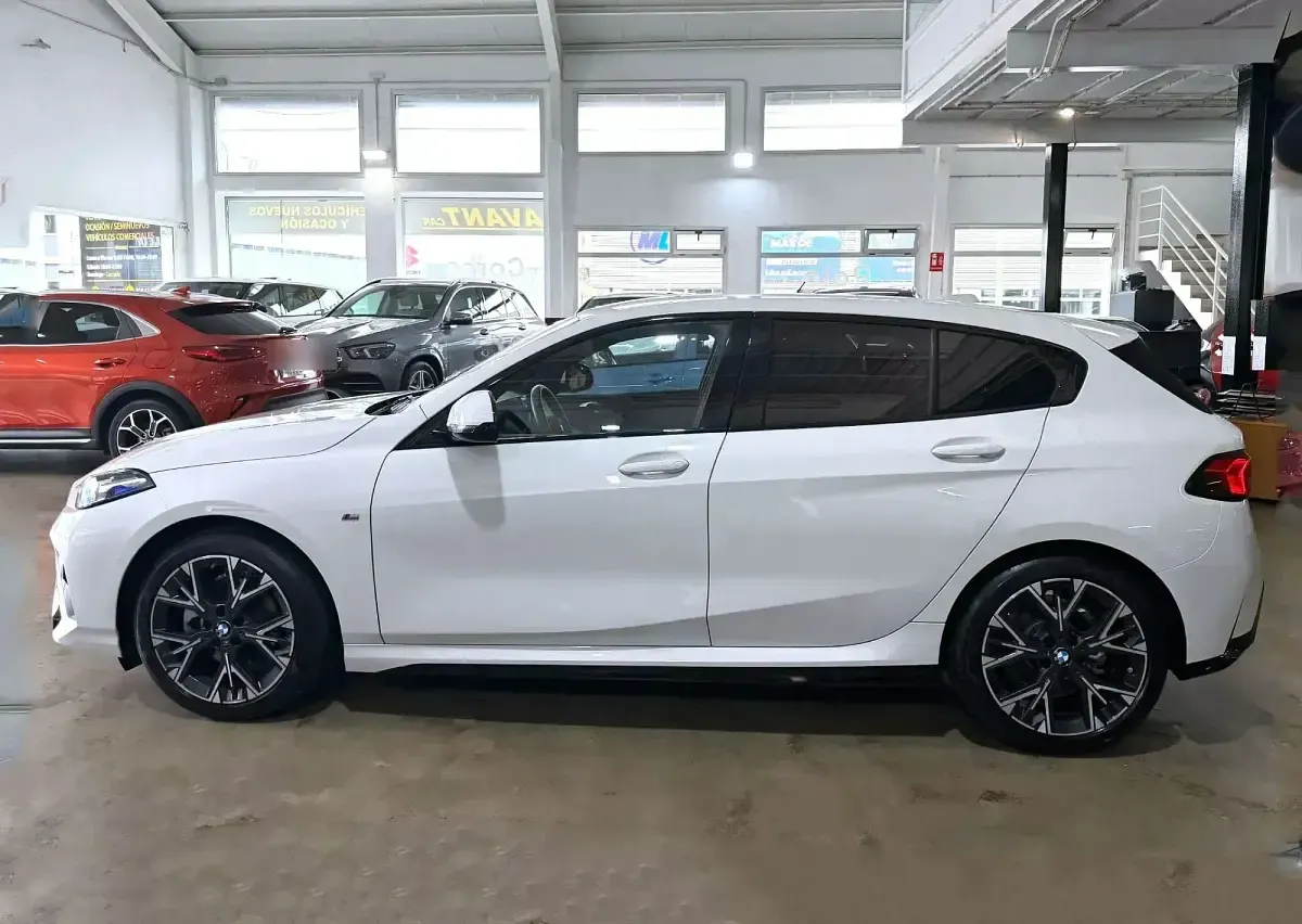 Usado BMW 118 150 CV (110 kW) 2025 Blanco Utilitario