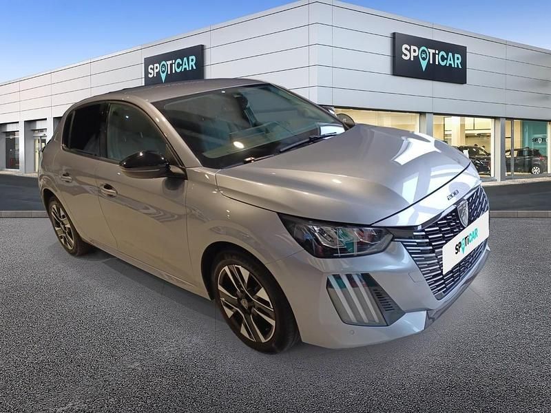 Usado Peugeot 208 Allure 100 CV (73 kW) 2024 Gris Utilitario