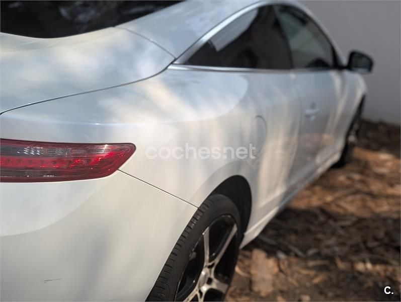 Usado Renault Laguna Coupé 150 CV (110 kW) 2010 Blanco Coupe
