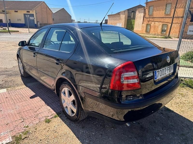 Usado Skoda Octavia Active 105 CV (77 kW) 2006 Negro Berlina