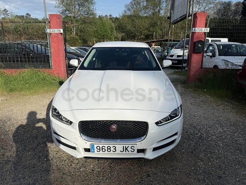 Usado Jaguar XE R-Sport 180 CV (132 kW) 2016 Blanco Berlina